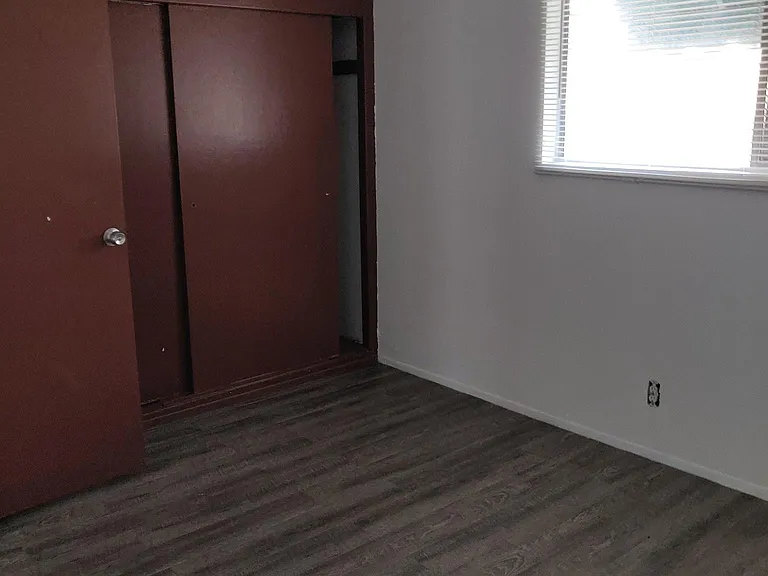 4038 1/2 Sequoia St — Photo 7