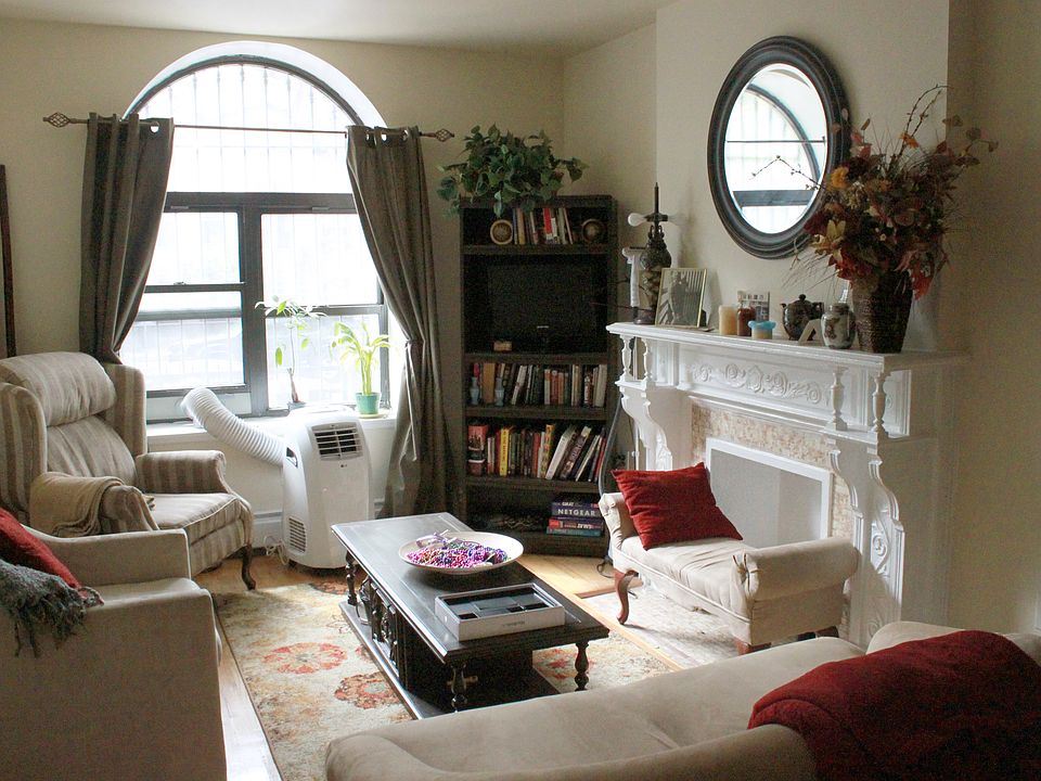 1st image of 421 Park Pl APT 1B