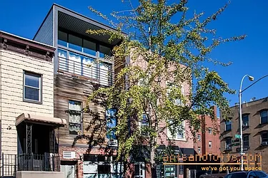 Rented by aptsandlofts.com