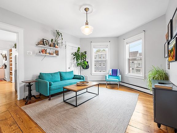 4th image of 3 Essex St #2