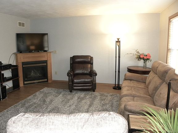 5th image of 5680 Petworth Dr