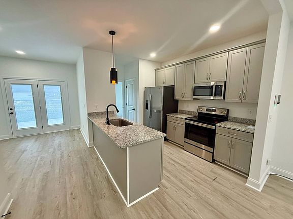 3rd image of 308 2nd St