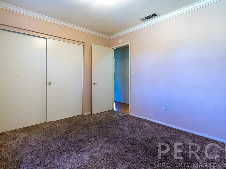 2510 E Devonshire Ave — Photo 17