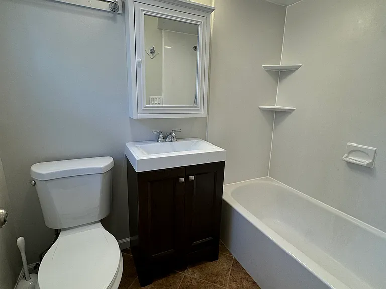 13 Grant St #1 — Photo 3