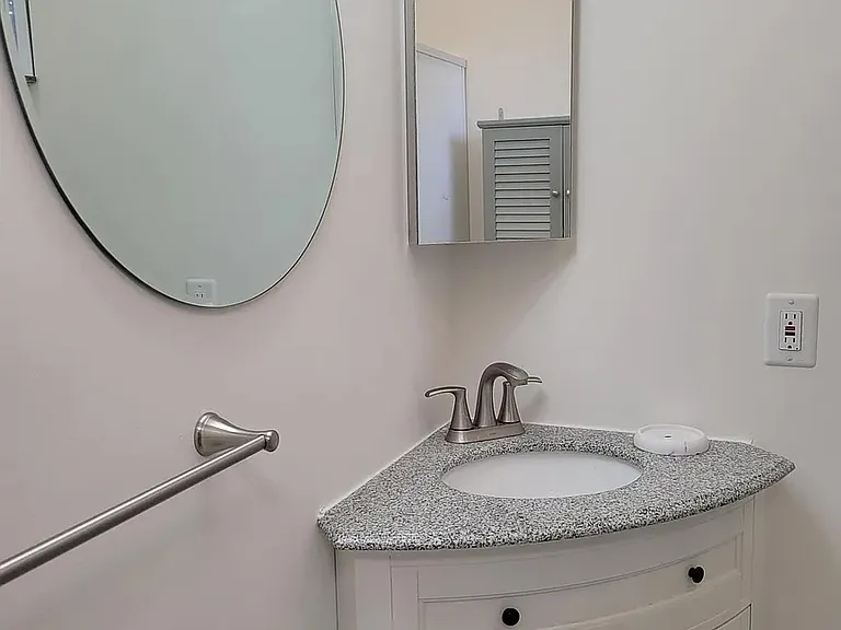 1962 Adele Pl — Photo 7
