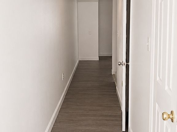 3rd image of 30 Windy Point Dr