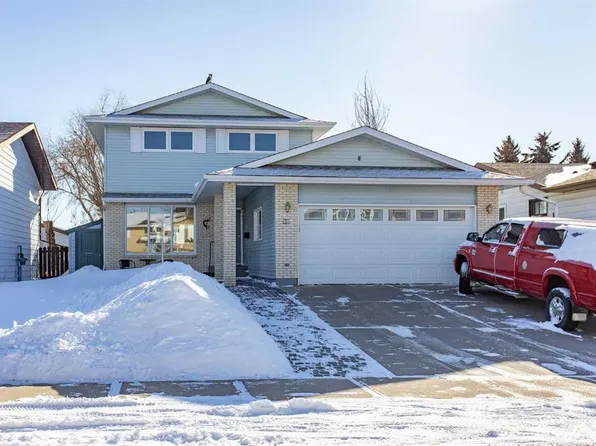 18 N McLevin Cres, Red Deer, AB T4R 1S9
