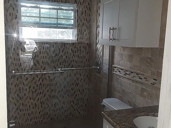 5th image of 1310 W Burger St