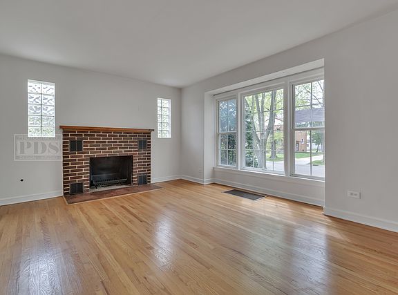 3rd image of 931 Hull Ave
