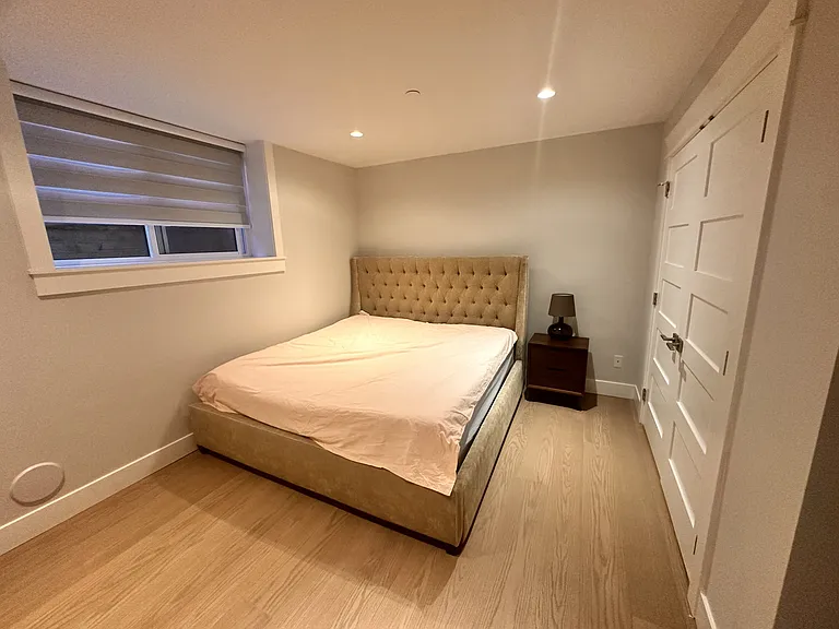 2459 Lawson Ave — Photo 9