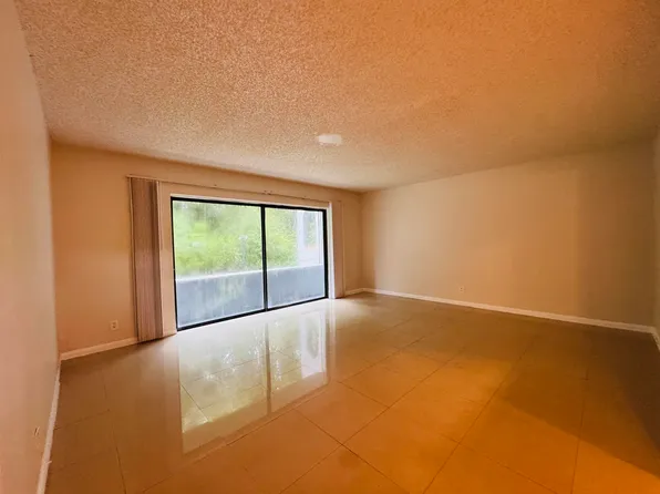 2050 N Congress Ave, West Palm Beach, FL