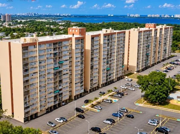 Condominio Torres De Cervantes | San Juan Puerto, San Juan, PR 00924