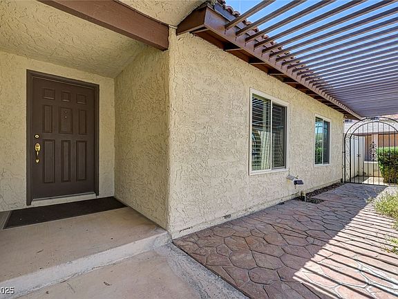 4th image of 3063 Chapala Dr