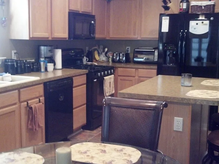 Kitchen bar and appliances