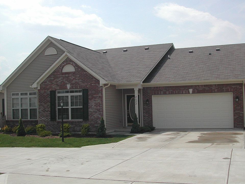 Condo on corner lot