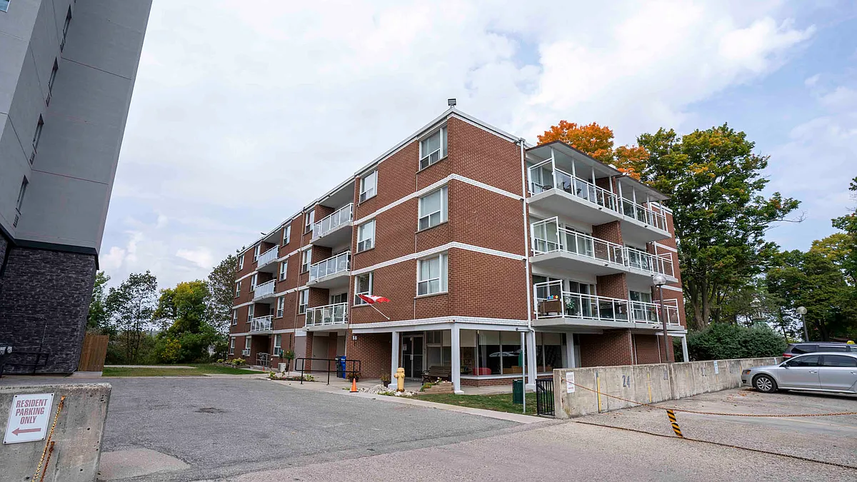 Building Photo - 18 Spruce St