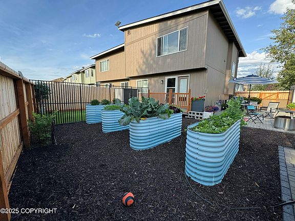 4th image of 326 Shageluk St #122