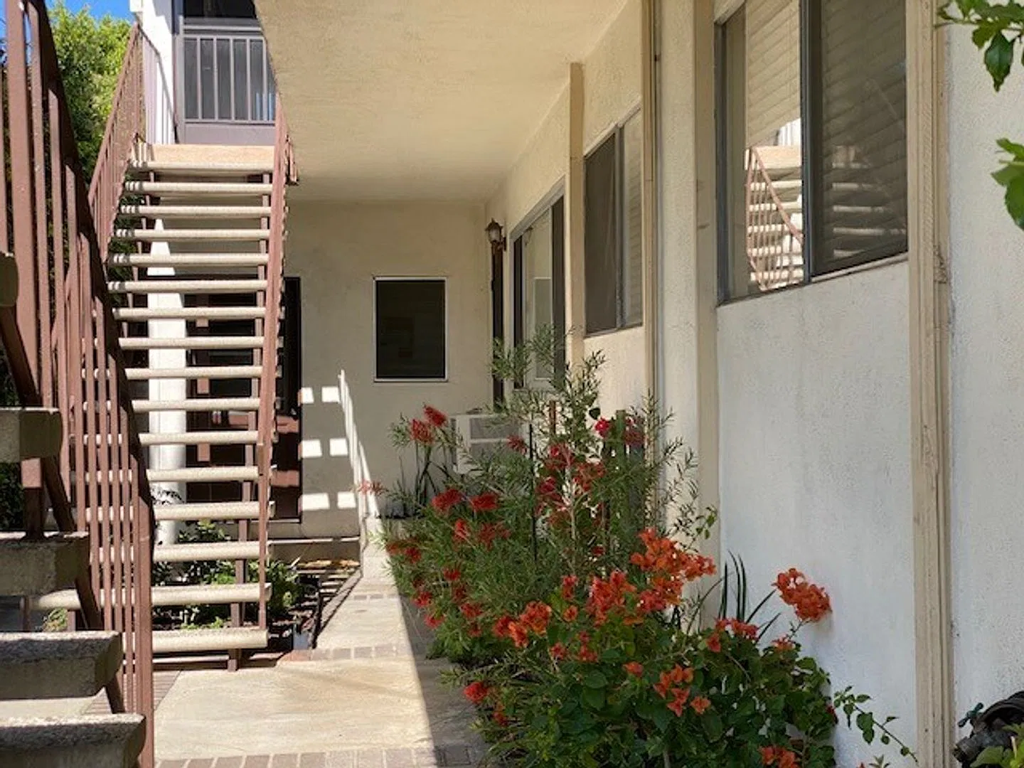 713 N. Adams — Photo 3