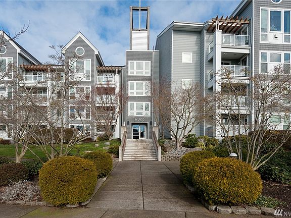 2nd image of 520 SE Columbia River Dr APT 213