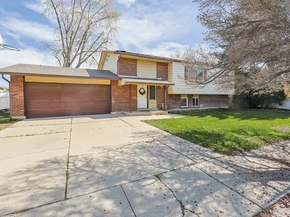 556 N New Star Dr W, Salt Lake City, UT 84116