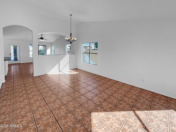 3rd image of 12914 W WILSHIRE Drive