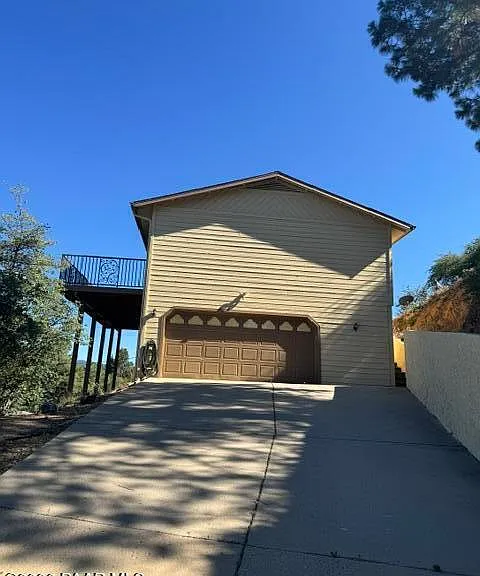 250 Anderson Rd — Photo 2