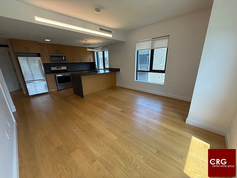 83-84 Gardner St #201L — Photo 5