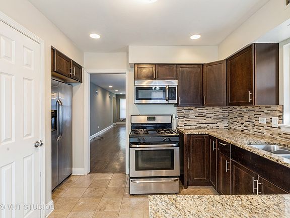 4th image of 14432 Blackstone Ave