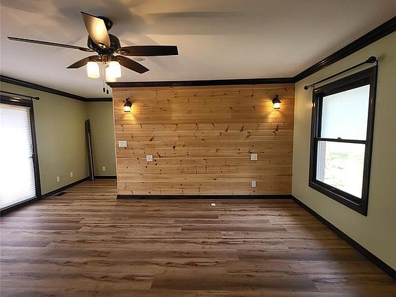 2nd image of 603 2nd St