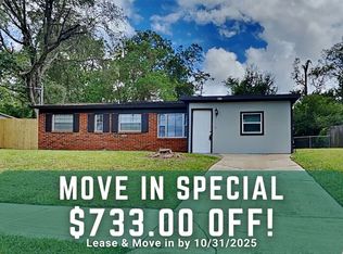 877 Pinemeadow Cv, Jacksonville, FL 32221