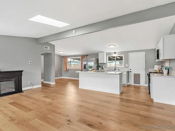 3rd image of 536 Rogue Rd