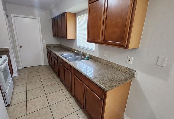 5th image of 2582 Collingswood Dr