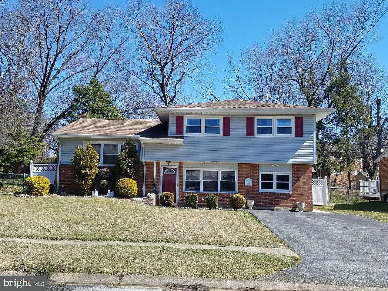 2112 Barr Rd photo 1