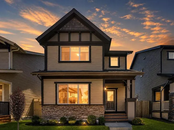 197 N Skyview Springs Cres NE, Calgary, AB T3N 0B8