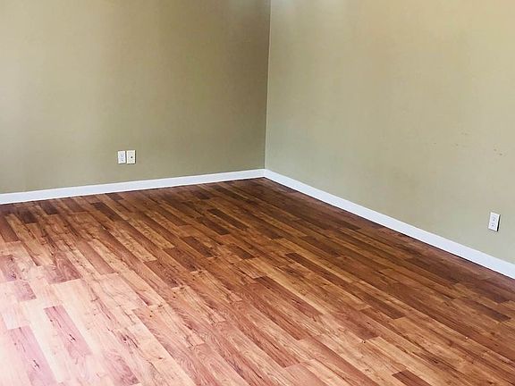 3rd image of 3018 48th St