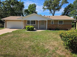 10 W Golden Lake Rd, Circle Pines, MN 55014