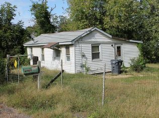 365 Maple St, Saint Clair, MO 63077