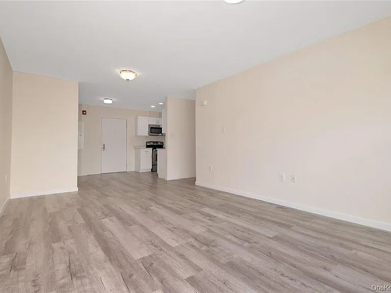 68 Lake St #305 — Photo 11