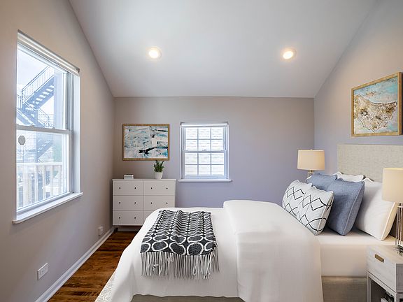 2nd image of 1063 N Wood St #Penthouse