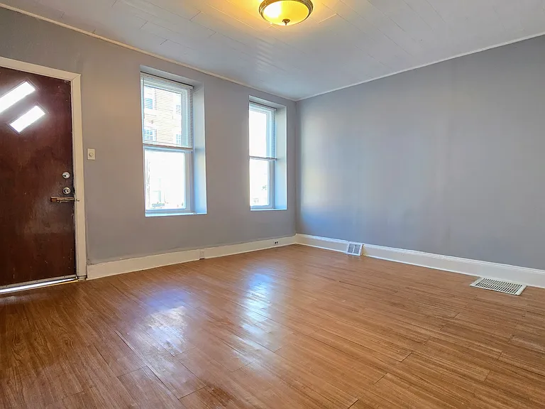 129 Ripka St — Photo 8