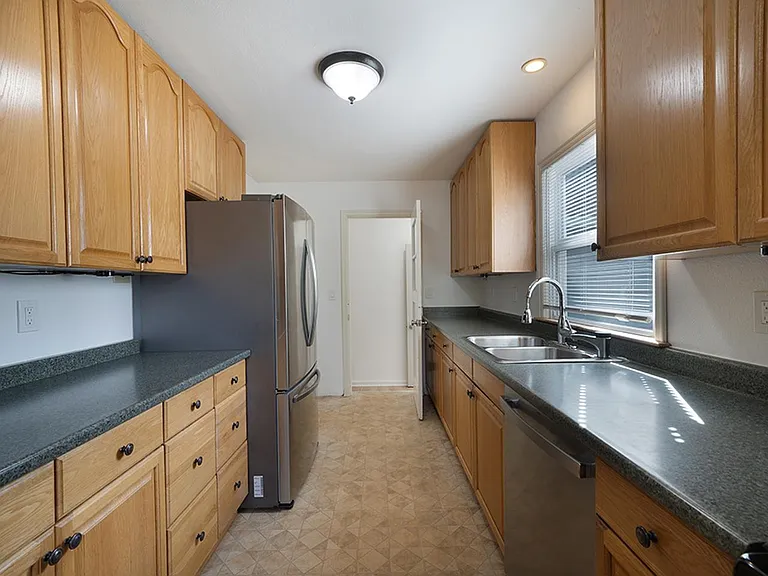 4713 N Willamette Blvd — Photo 3