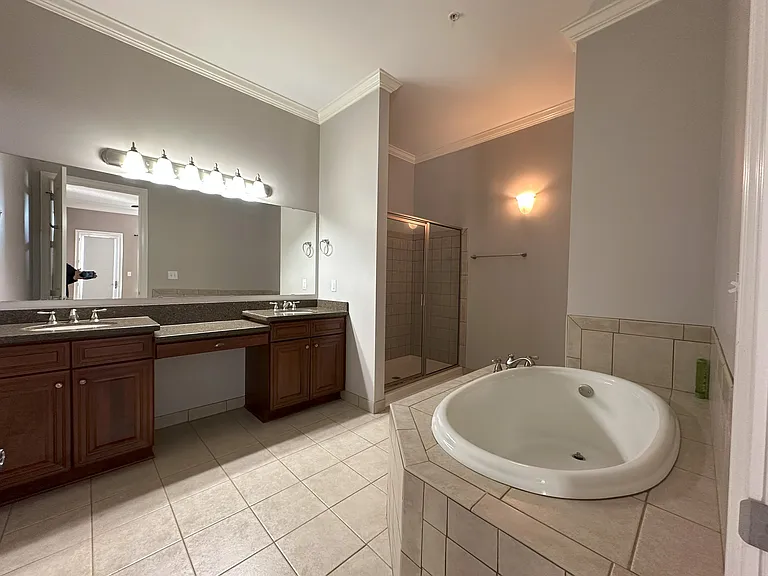 804 Watermarke Ln — Photo 11