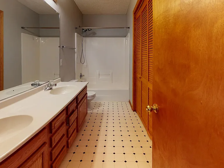 2504 Somerset Dr — Photo 20