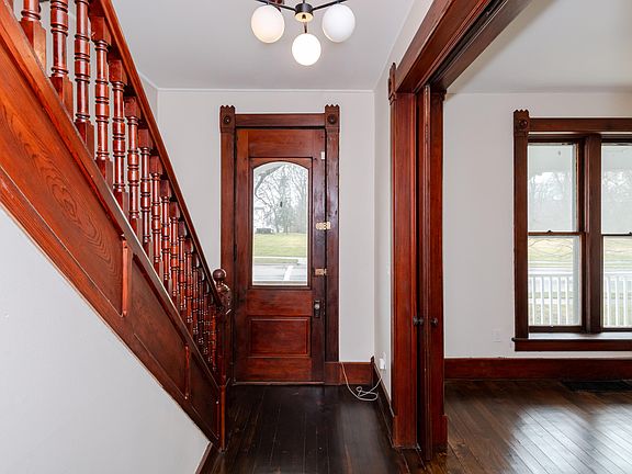 5th image of 596 Scioto St