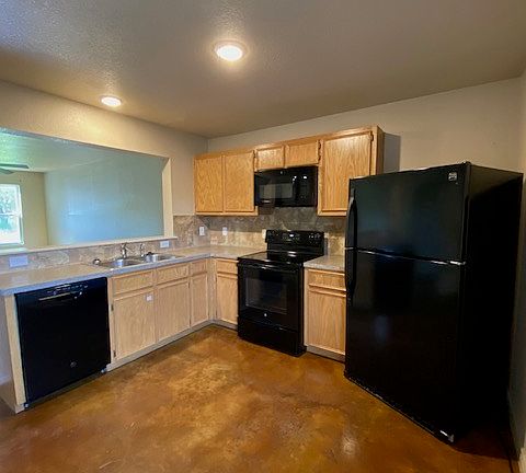 3rd image of 409 Allen St #409A