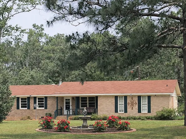 220 Falcon Dr, Lexington, SC 29073