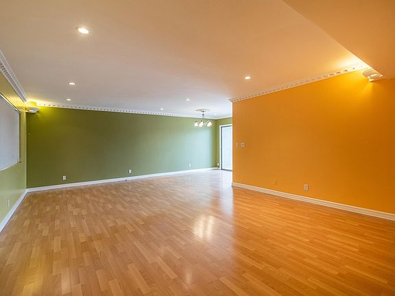 3rd image of 600 W Stocker St APT 212A