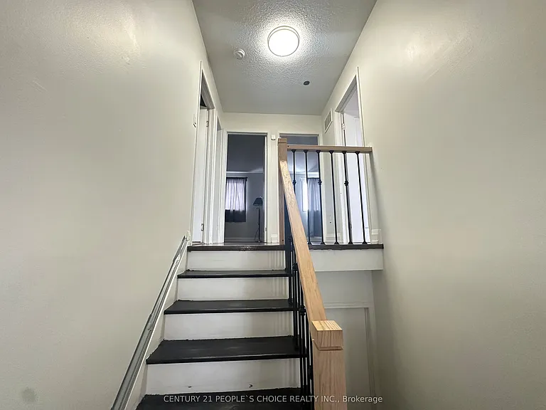 82 John Lindsay Ct #UPPER — Photo 13