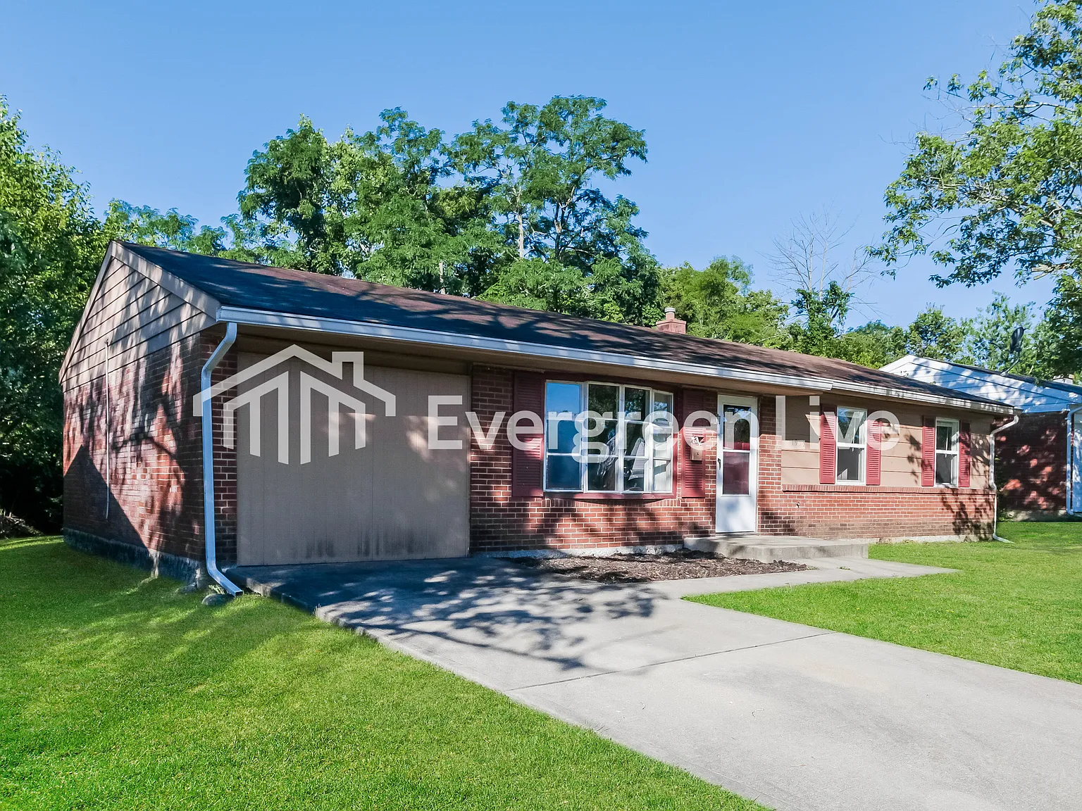 3 bed, 1.0 bath, 1275 sqft, $1,445 — Photo 2