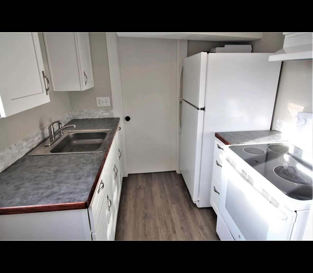 2 bed, 800 sqft, $1,650 — Photo 2
